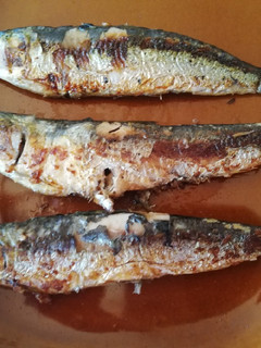 Una foto de Sardinas de Huelva asadas con laurel 🌿🐟🍃