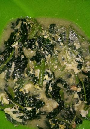 Foto resep Sayur bayam telor...kesukaan anak kuh...😂😂