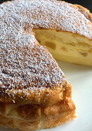 A picture of Magic Apple Cake.
