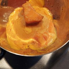 A picture of Mango ice cream.