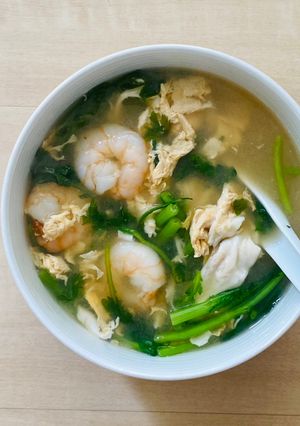 A picture of Japanese Chrysanthemum Garlands (Tang-Oh) Egg Drop miso soup.