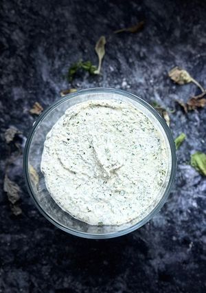 Une photo de Crème de pesto maison