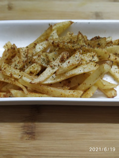 ફ્રેન્ચ ફ્રાય (French Fry Recipe In Gujarati) રેસીપી મુખ્ય ફોટો
