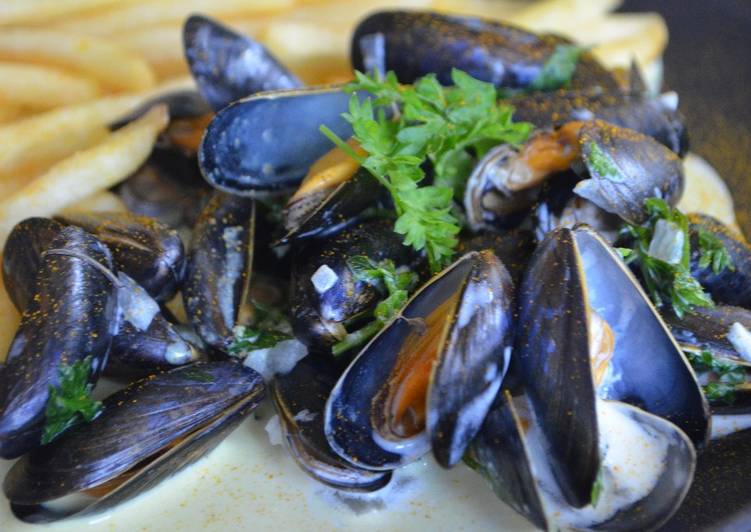 Manière simple à Faire Primée Moules marinières au curcuma