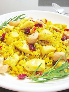 薑黃迷迭香雞丁炒飯 的食譜成品照片
