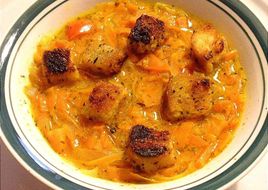 Zuppa di Carote e Zenzero con Pane Tostato al Timo