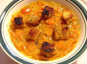 Foto di Zuppa di Carote e Zenzero con Pane Tostato al Timo
