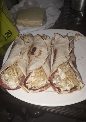 Una foto de Tortilla de pollo con champiñones
