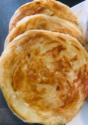 A picture of Lachha paratha.