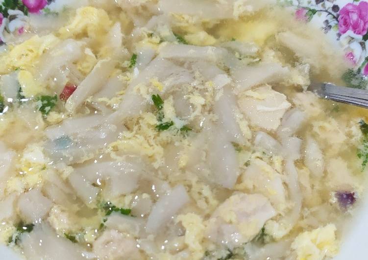 Bagaimana Menyiapkan Sup Ayam Jamur, Enak Banget