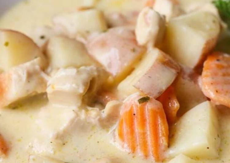 How to Make Quick Crockpot Creamy Chicken Breast &amp; Potatoes