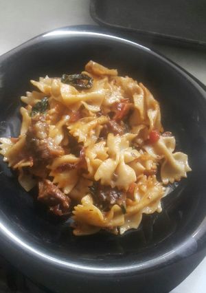 A picture of Leftover pasta.