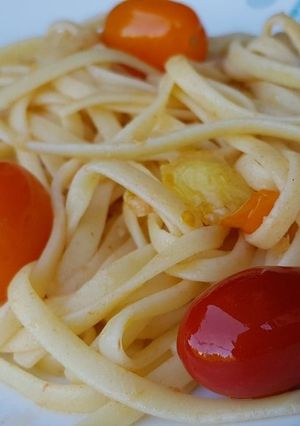 Une photo de Linguines à l'ail et tomates cerises