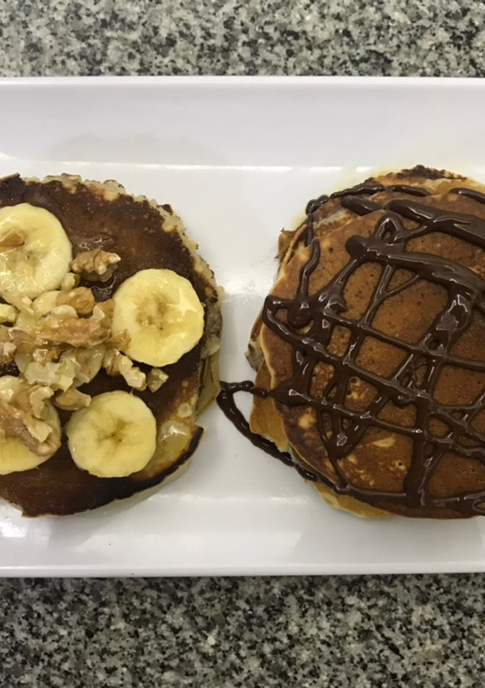Una foto de Muy fáciles!. Hot cakes de banana y algo más😉