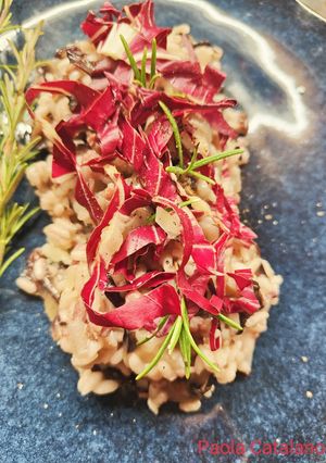 Foto di Risotto al radicchio con salsiccia e asiago