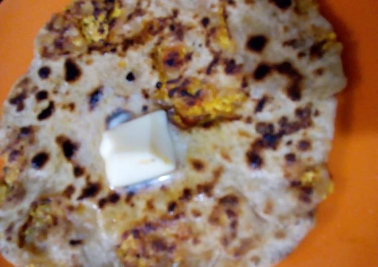 Leftover gobhi ki sabzi ka paratha