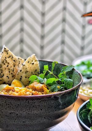 Hình của món Mì Quảng tôm thịt.
