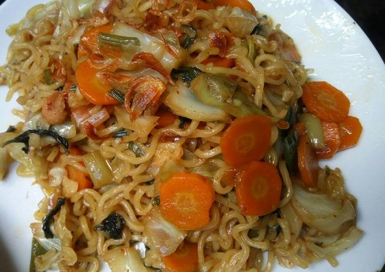 Cara Gampang Menyiapkan Indomie Soto Goreng Sayur Anti Gagal