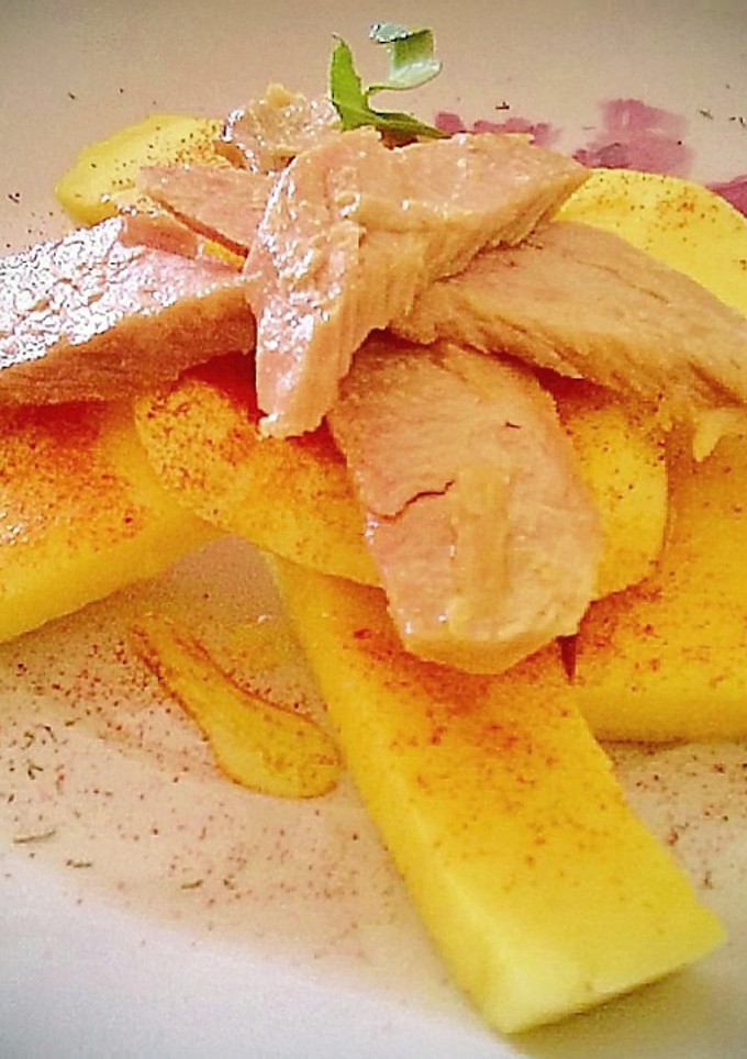 Una foto de Mango con ventresca de atún blanco