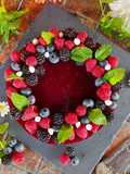 Cheesecake ai frutti di bosco e base di brownie