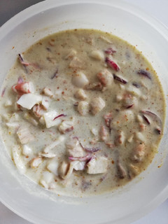 Una foto de Ceviche peruano con ingredientes españoles
