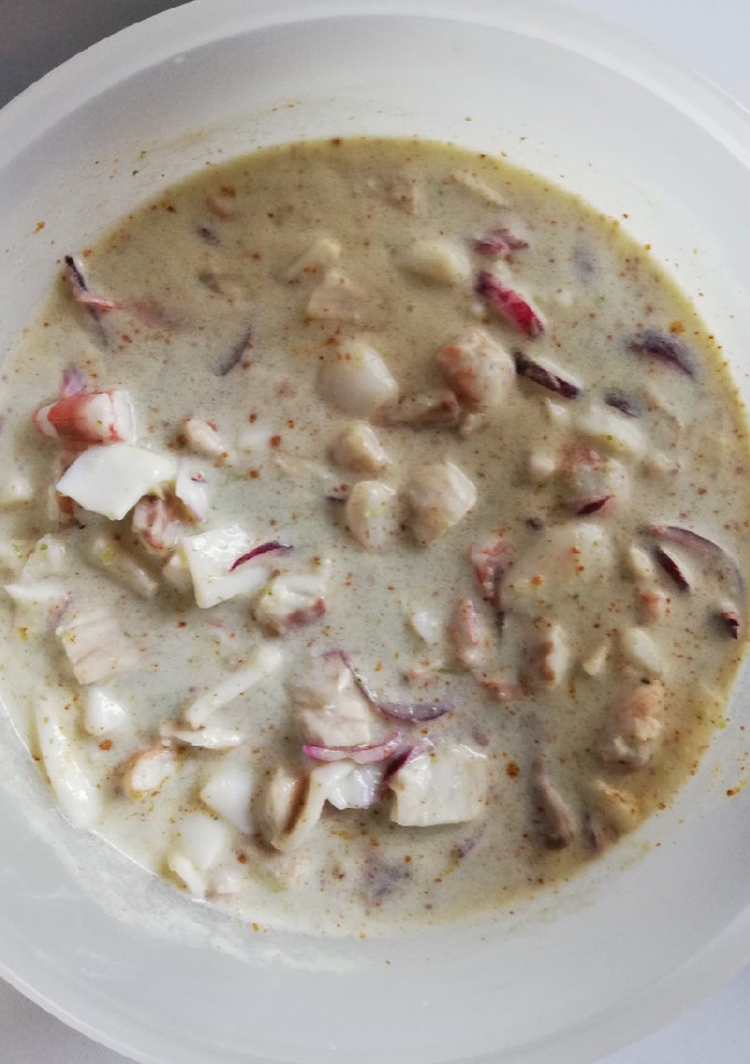 Una foto de Ceviche peruano con ingredientes españoles