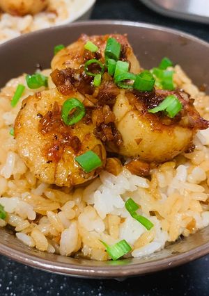 香蒜干貝蓋飯 的食譜成品照片