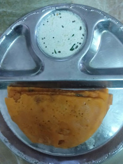 கலர்ஃபுல் தக்காளி தோசை (Thakkali dosai recipe in tamil) செய்முறை முக்கிய புகைப்படம்
