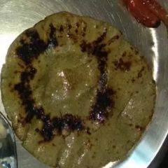 A picture of Bajra roti.