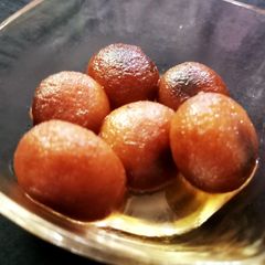 A picture of Sweet potato Gulab jamun.