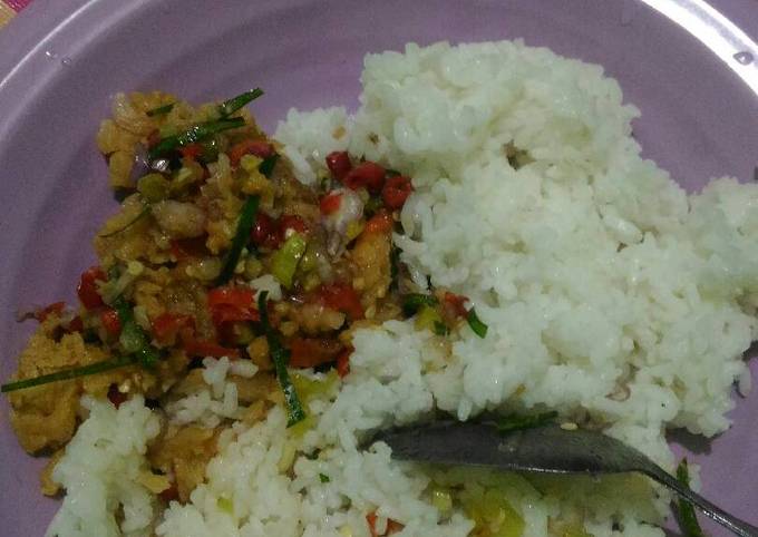 Ayam geprek sambel matah