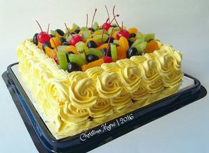 Foto resep Lemonade Sponge Cake Tops With Fruits