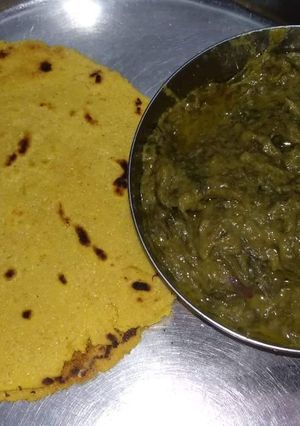A picture of Makki roti.