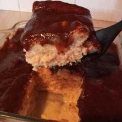 Una foto de Torta fría de ciruelas pasas