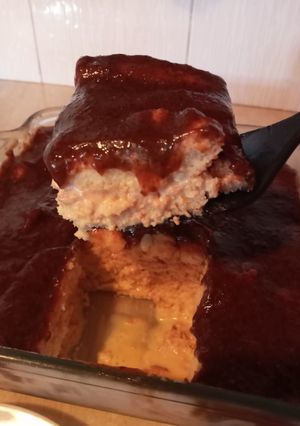 Una foto de Torta fría de ciruelas pasas
