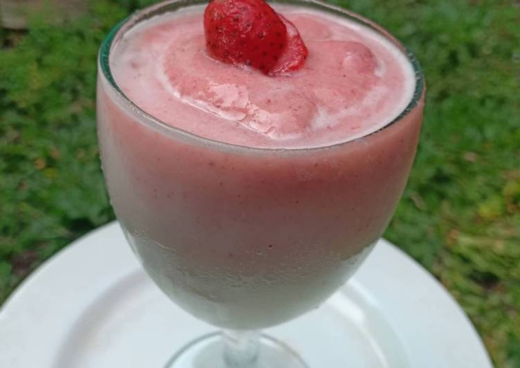 Smooty ice strawberry yakult