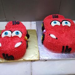 A picture of 4&10pounds red car is ready to go pineapple cake.