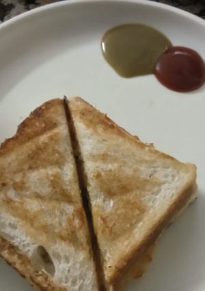 A picture of Bread sandwitch.