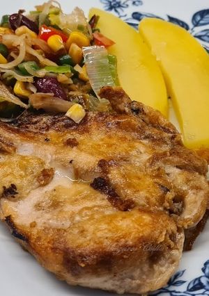 Sajtos kirántotthús tepsiben sütve recept fotója