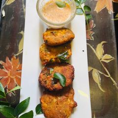A picture of Parippu Vada kearala special Tea Time snack.