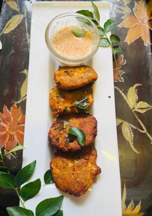 A picture of Parippu Vada kearala special Tea Time snack.