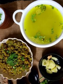 મગ નુ સુપ (Moong Soup Recipe In Gujarati) રેસીપી મુખ્ય ફોટો