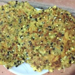 A picture of Leftover Bread uttapam.