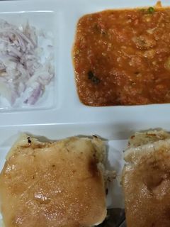 पाव भाजी (pav bhaji recipe in Hindi) रेसिपी मुख्य फोटो