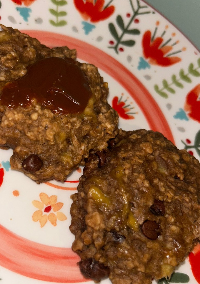Una foto de 🍌🍪 Galletitas de banana, avena y azúcar mascabo (con 4 bananas)