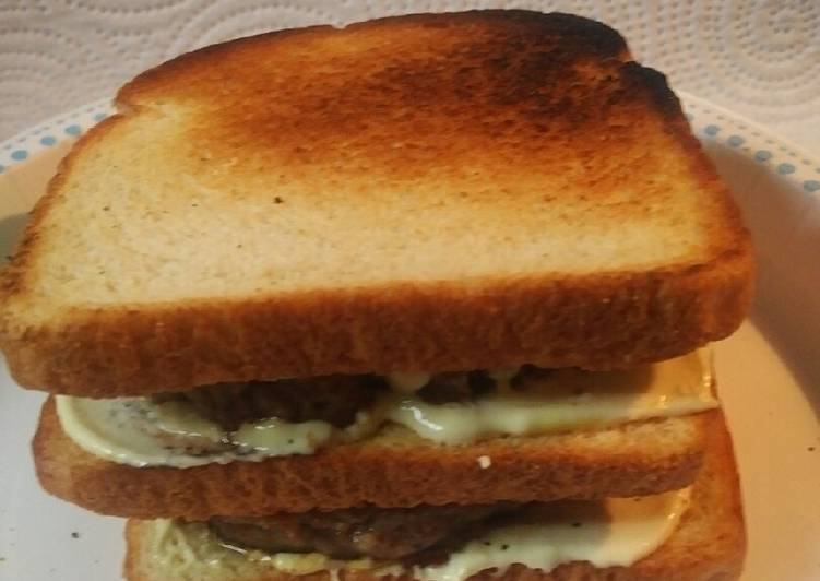 Simple Way to Prepare Quick Spicy Sausage Sandwich