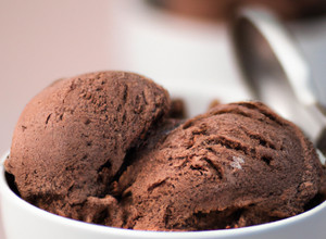 Foto principal de Helado de chocolate puro en heladera
