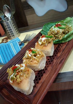 A picture of Aachari Maggi Stuffed Cocktail mini buns.