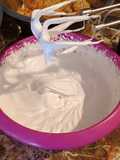 Bezea vegana din aquafaba (apa de naut)