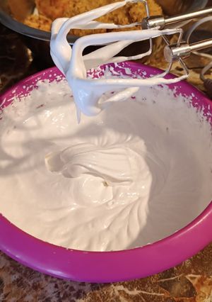 O poză a rețetei Bezea vegana din aquafaba (apa de naut).